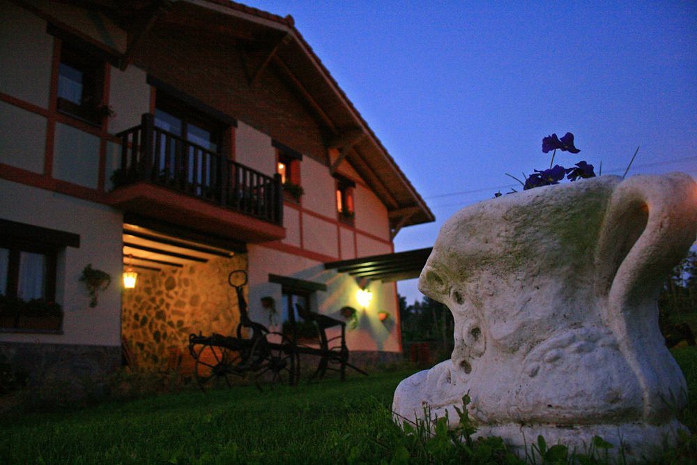 H&Ap Rural Merrutxu Ibarrangelu Buitenkant foto