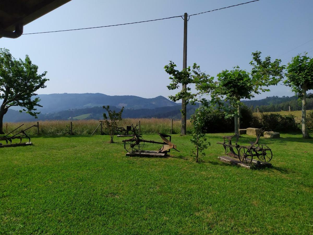 H&Ap Rural Merrutxu Ibarrangelu Buitenkant foto