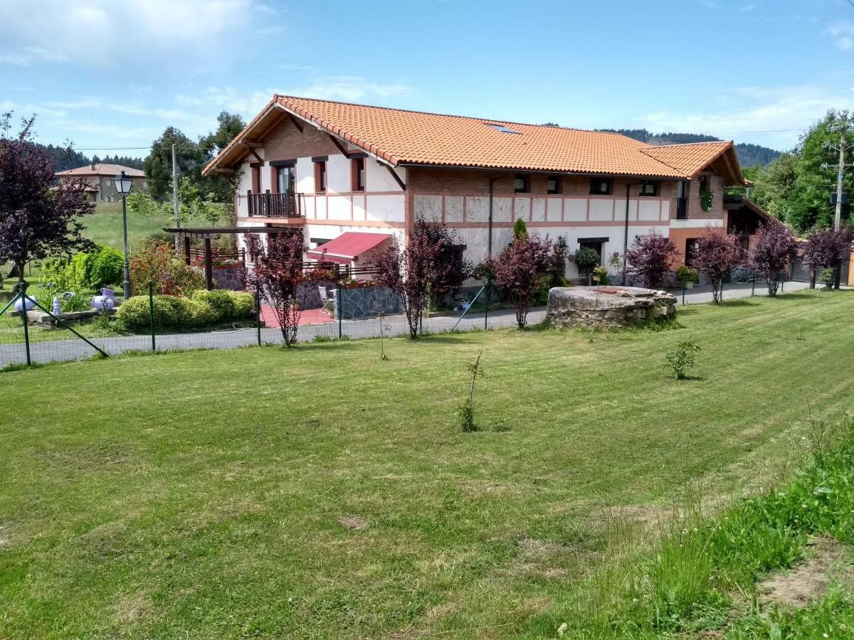 H&Ap Rural Merrutxu Ibarrangelu Buitenkant foto