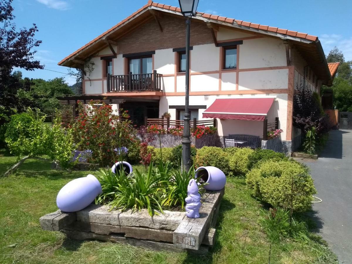 H&Ap Rural Merrutxu Ibarrangelu Buitenkant foto